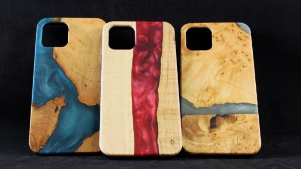 Handyhüllen Holz mit farbigem Epoxid / Resin Harz für iPhone 11pro